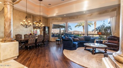 15645 7 St, Phoenix AZ 85014-4142 exterior