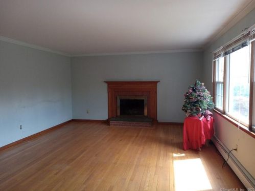 76 Treat Ave, Stamford CT  06906-1941 exterior