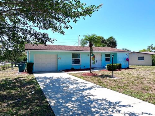 4940 Aztec Cir, Naples, FL 34112-6919