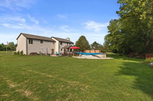4958 Bayfield Dr, Waterford WI  53185-3376 exterior