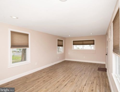 806 Pitman Ave, West Deptford NJ  08063-1324 exterior