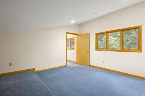 122 Carpenter Rd, New Hartford CT  06057-3003 exterior