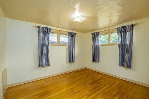 1702 Ridge Rd, Jeannette, PA 15644-9794