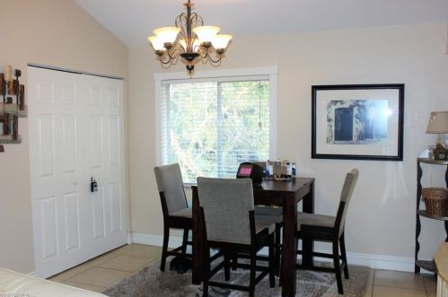 1275 7th Ave, Naples, FL 34102-5657