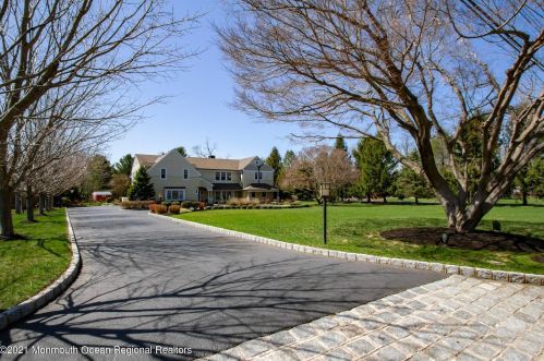 20 Oakes Rd, Little Silver, NJ 07739-1609
