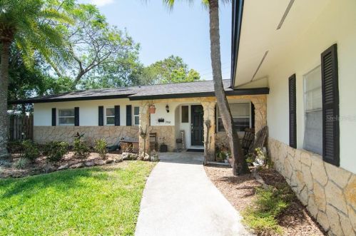 7500 Redbud Ct, Orlando, FL 32807-8638