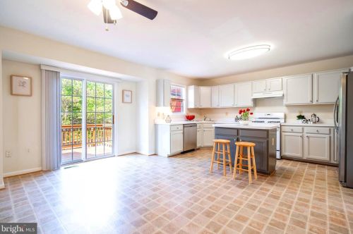 13578 Filly Ct, Gainesville VA  20155-2975 exterior