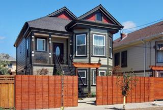 848 33rd St, Oakland, CA 94608-4313