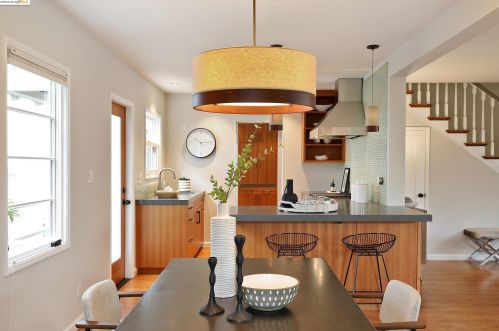 1323 Glenfield Ave, Oakland CA  94602-1303 exterior