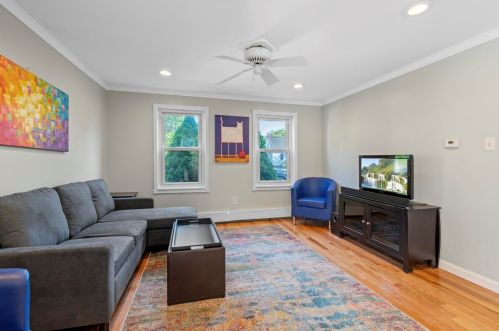 27 Main St, Newton NH  03858-3306 exterior