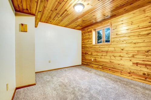 2717 Beaumont Ave, Waterford WI  53185-4933 exterior