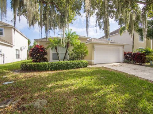 1220 25th Ter, Vero Beach FL 32968-5068 exterior