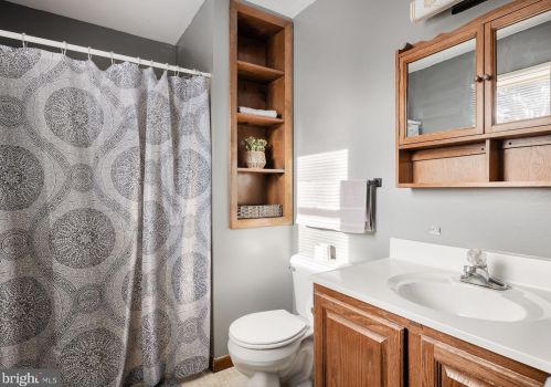 468 Hillcrest Rd, Edinburg VA  22824-2923 exterior