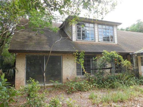 561 Country Club Rd, Lake Mary FL  32746-4228 exterior