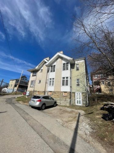 1621 Westfield St, Pittsburgh, PA 15216-3775