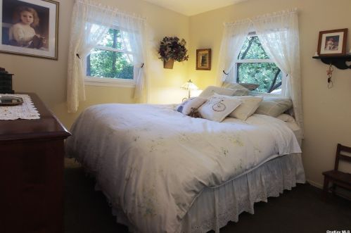 107 Scudder Pl, Northport NY  11768-3027 exterior