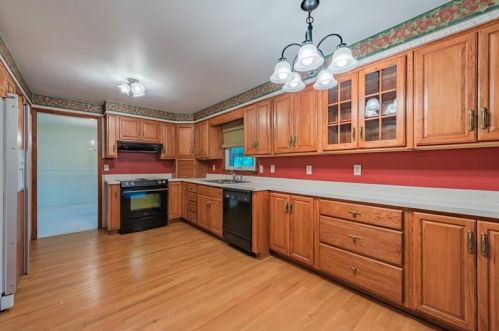 105 Pershing Cir, Latrobe, PA 15650-9012