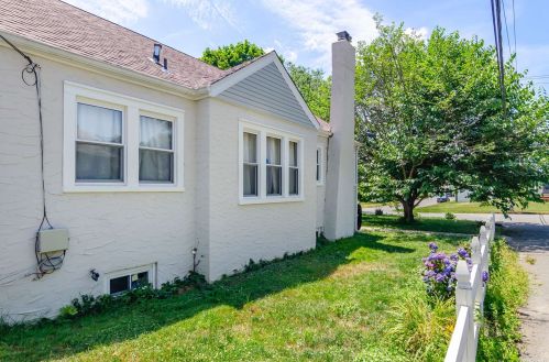 172 4th Ave, Huntington Station NY  11746-2313 exterior