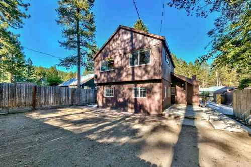 10136 Sierra Ave, Truckee CA  96161-4828 exterior