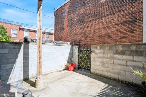 1419 4 St, Philadelphia PA  19147-0059 exterior
