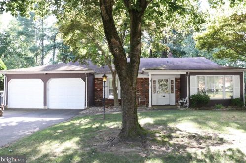 835 Hughes Dr, Trenton, NJ 08690-1207