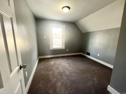 22 Viets St, United States Coast Guard Ac CT  06320-3324 exterior