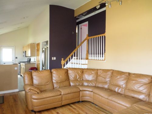 814 Delaware Ave, North Lindenhurst NY  11757-2811 exterior