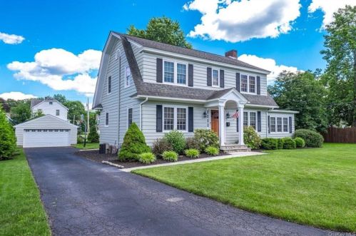 8 Poplar St, Cornwall, NY 12518-1422