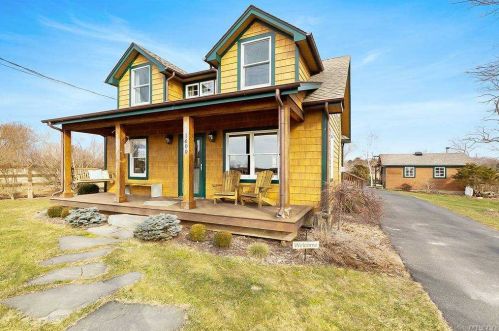 1600 Alvahs Ln, Nassau Point, NY 11935-1282