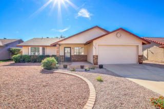 5733 Evergreen St, Mesa, AZ 85205-5863