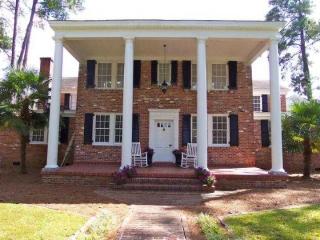 5242 Lakeshore Dr, Columbia, SC 29206-4907