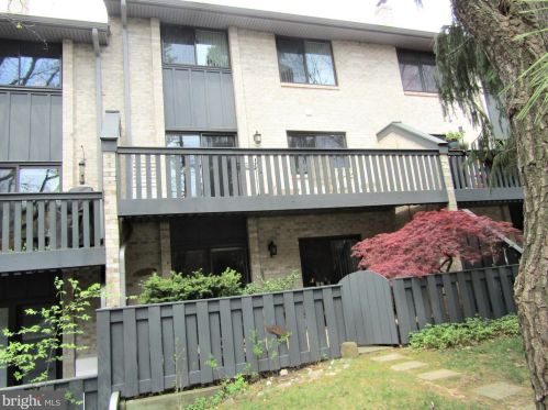 536 Foxwood Ln, Paoli, PA 19301-2040