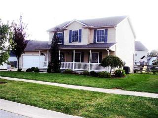 5677 Blue Grass Dr, Walbridge, OH 43465-1148