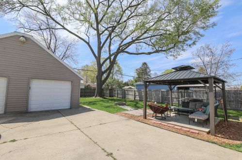 2515 82 St, Kenosha WI 53143-6241 exterior