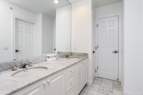 100 Stonewall Cir, White Plains NY  10604-1124 exterior