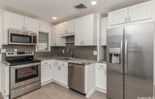 26 Westbury Ave, Hicksville NY  11803-3414 exterior