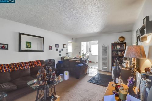 3201 Arkansas St, Oakland CA 94602-3707 exterior