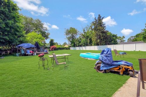 86 Glenmore Ave, Central Islip NY  11722-1913 exterior