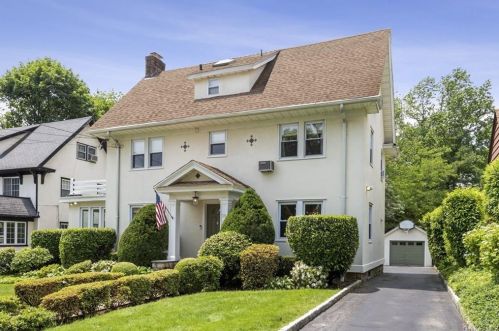 16 Argyll Ave, New Rochelle, NY 10804-4002