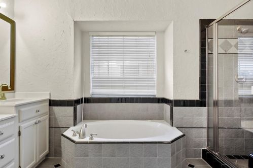 2308 Old Hickory Ln, Lewisville TX  75028-4593 exterior