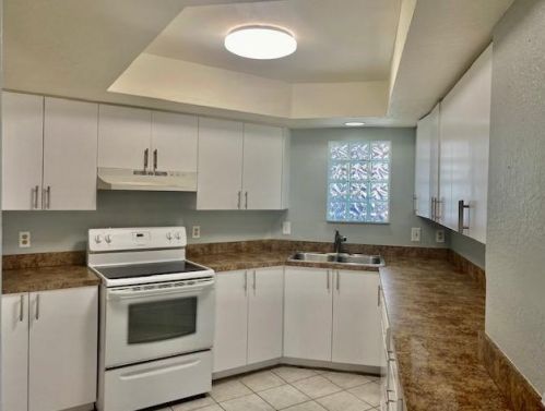 102 Weybridge Cir, West Palm Beach, FL 33411-1501