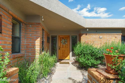 6828 Solaz Cuarto, Tucson, AZ 85718-1154