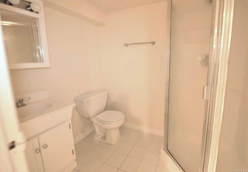 16 Forest Ave, Crotonville NY  10562-3624 exterior