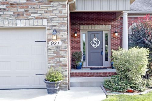 921 Lauderdale Dr, Lexington, KY 40515-6466