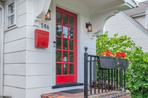 586 Upper Mountain Ave, Montclair, NJ 07043-1623