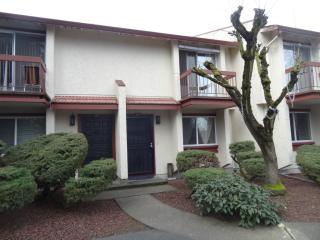 328 9th Ave, Puyallup, WA 98372-3725