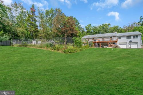 16 Bayberry Rd, Princeton NJ  08540-7417 exterior