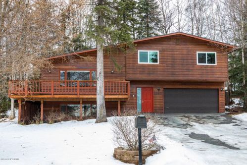 13941 Jarvi Dr, Anchorage, AK 99515-3941