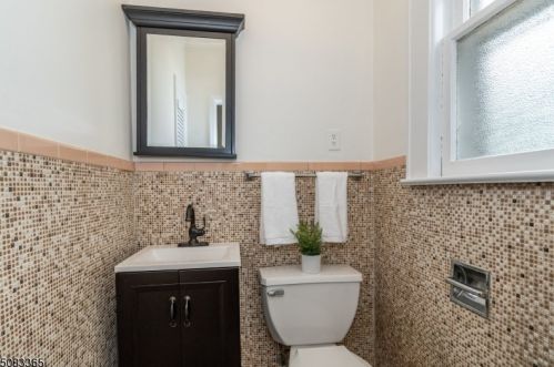 122 Midland Blvd, Maplewood NJ 07040-1809 exterior