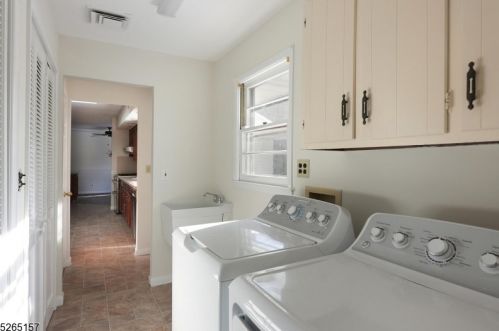 1 Prince Rd, Parsippany NJ  07054-4822 exterior